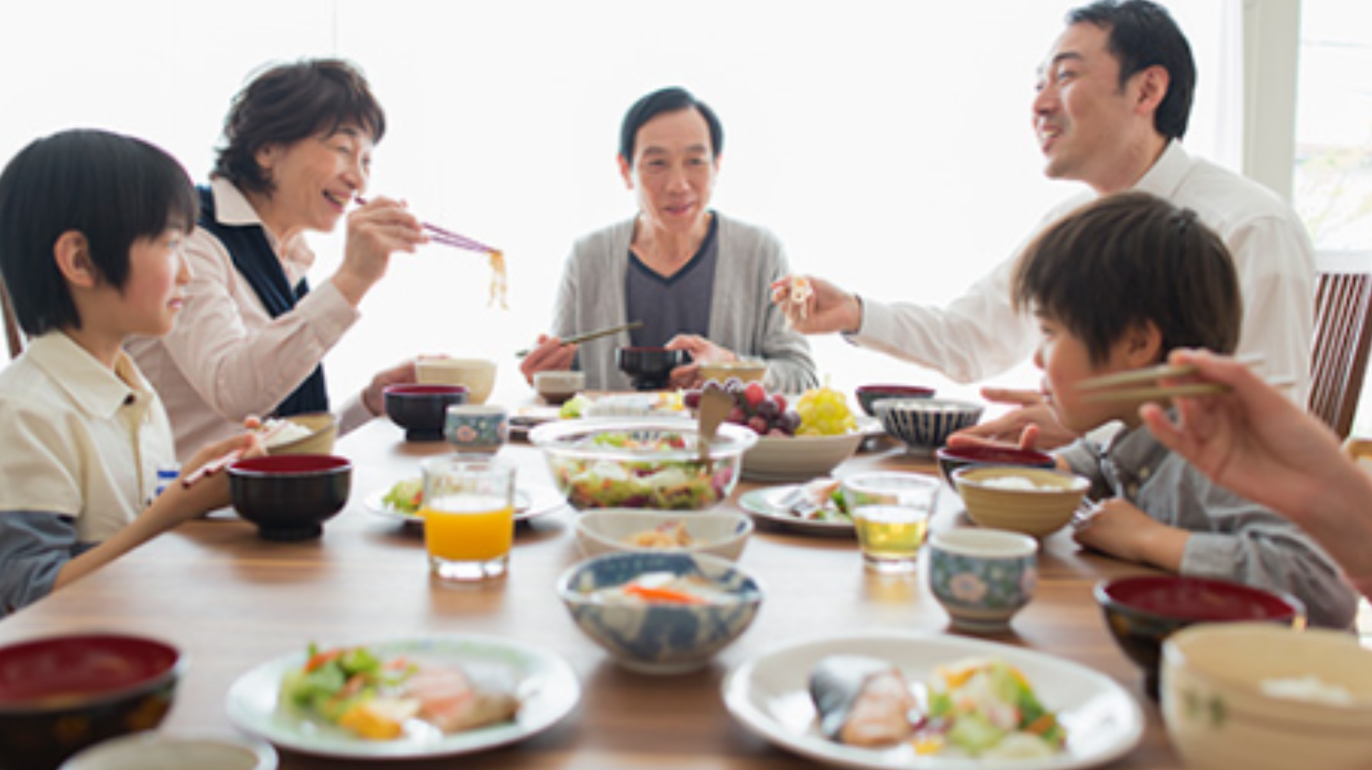 お盆に実家に帰ると太りやすい、意外な理由 Aug.13