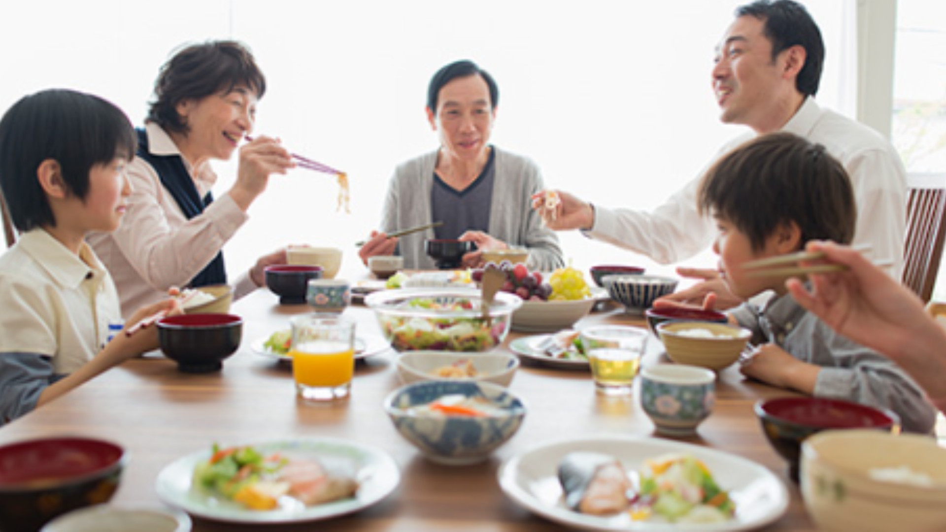 お盆に実家に帰ると太りやすい、意外な理由　Aug.13